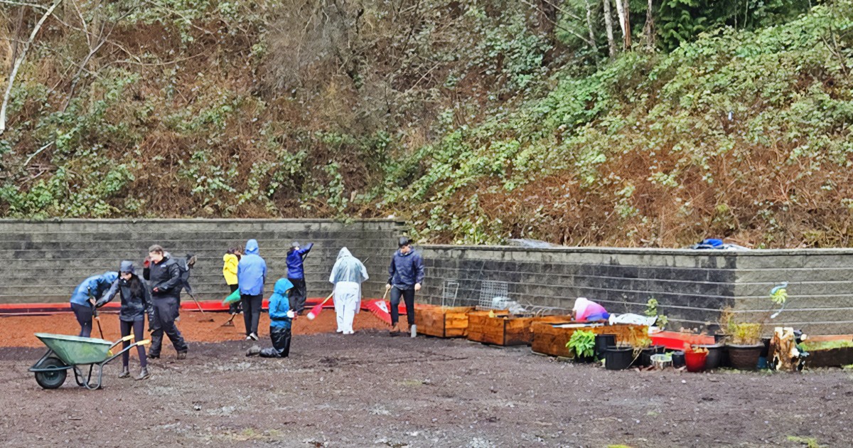 People gardening